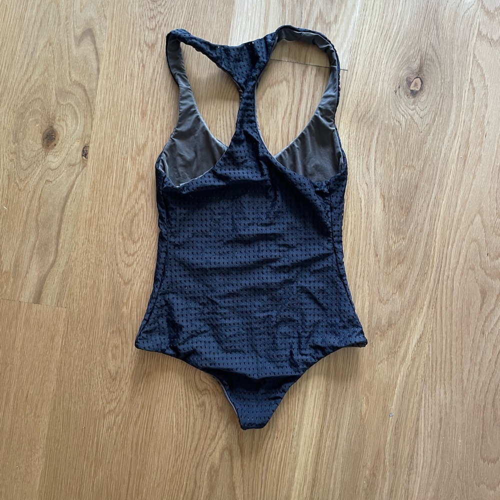 Acacia Black Mesh Full piece